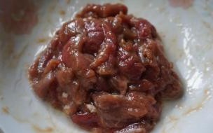 滑嫩牛肉汤的做法,滑嫩牛肉汤怎么做好吃,滑嫩 炒牛肉滑嫩不老的技巧